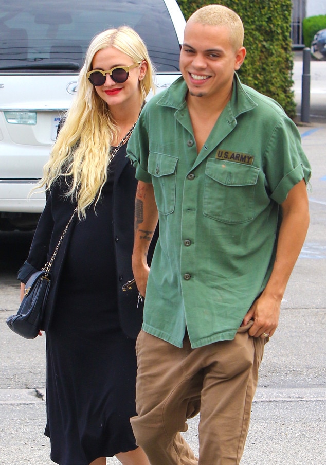 Family Matters! Evan Ross Dotes on Pregnant Ashlee Simpson, Gives Shout