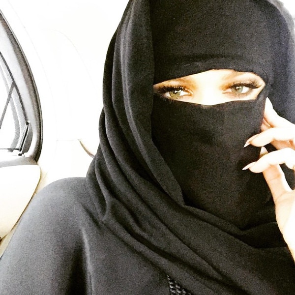 Amateur arab hijab niqab masturbates pictures