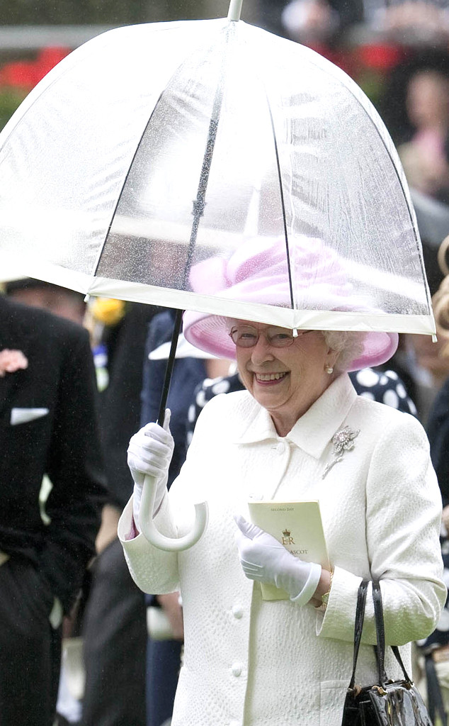 High & Dry from Reigny Day Style! Queen Elizabeth II's Matching