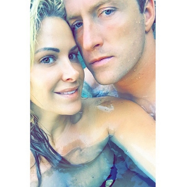 Kim Zolciak Shares Sexy Makeup Free Selfie With Hot Ass Hubby Kroy