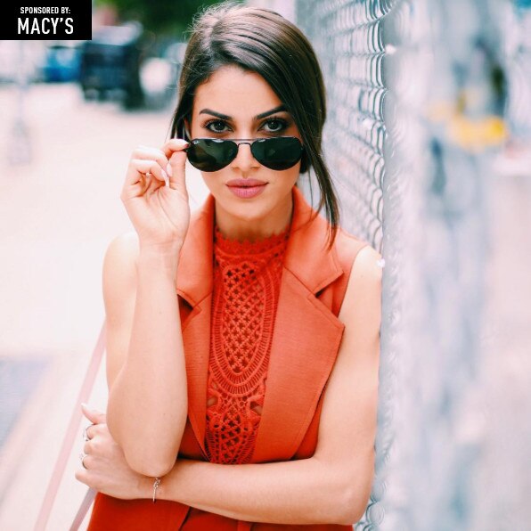 Macy's Front Row, Camila Coelho, Badge Macy's Front Row, Camila Coelho, Badge