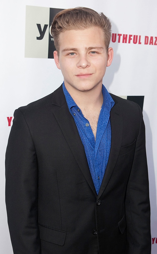 jonathan lipnicki 2015 movie tag cast