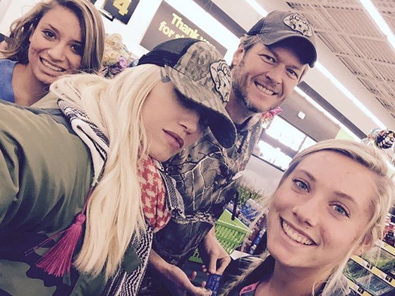 Gwen Stefani, Blake Shelton, Twitter, Dollar Store Gwen Stefani, Blake Shelton, Twitter, Dollar Store
