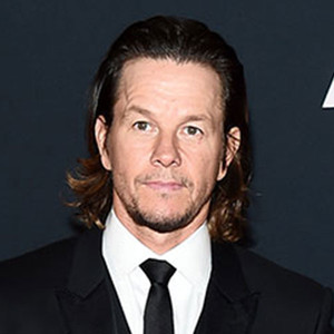 Mark Wahlberg Really Hates His Long Transformers Hair, But His Wife ...
Mark Wahlberg