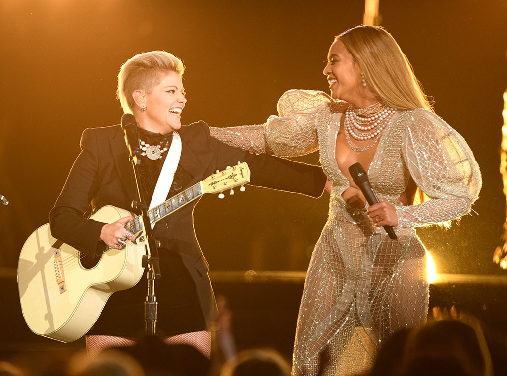 Beyoncé Brings the House Down With the Dixie Chicks During Her CMA