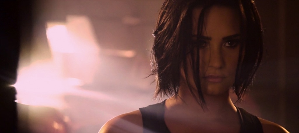 Demi Lovato, Confident