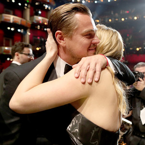 Oscars 2016 Leonardo Dicaprio And Kate Winslet Hug It Out