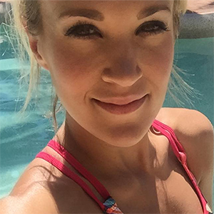 Carrie Underwood Showcases Toned Bikini Body In Sexy Selfie E News