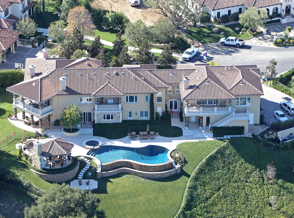 Britney Spears Lists $9 Million Mansion: A Timeline of How ...