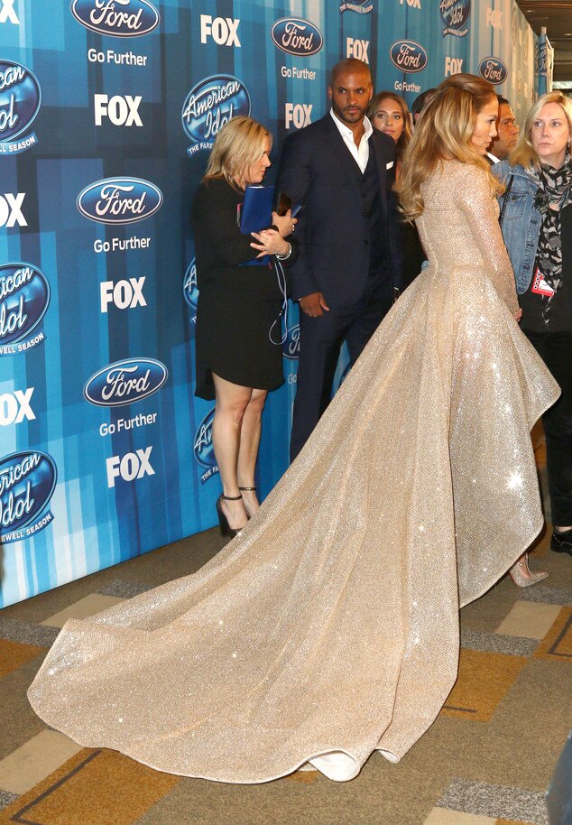 Jennifer Lopez, American Idol Farewell Season Finale
