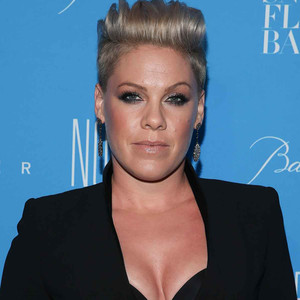 Pink Does an Adorable Thanksgiving Turkey Dance With Her Baby ... - E! Online