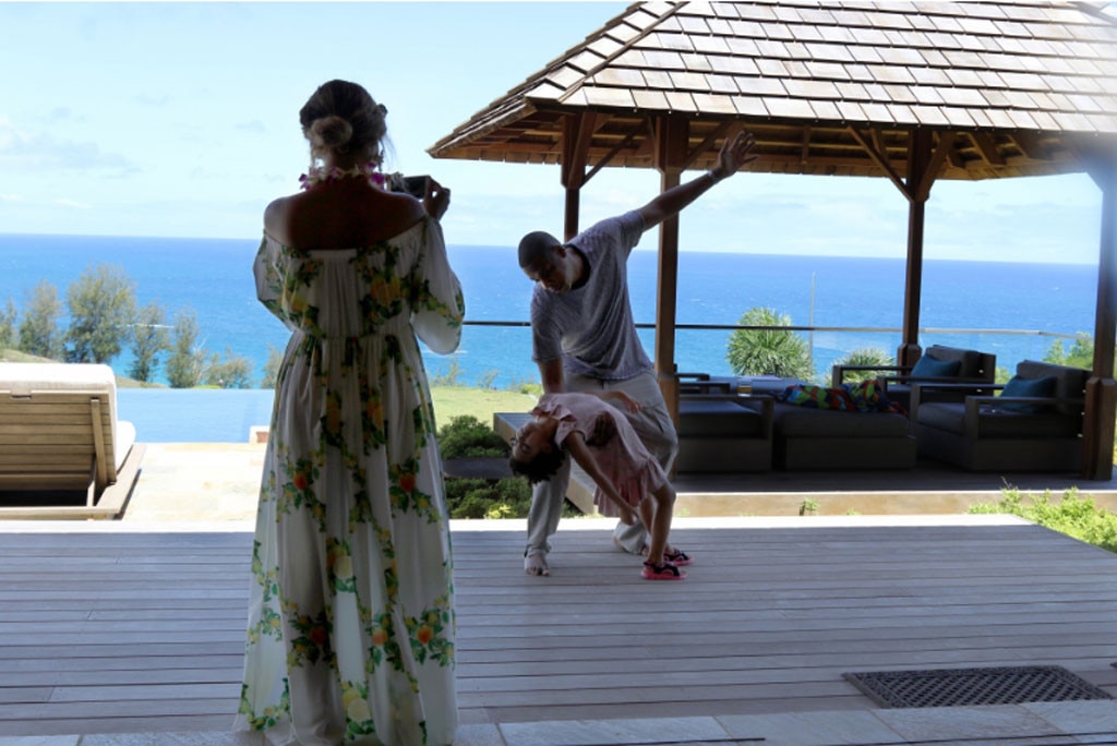 Beyoncé Jay Z And Blue Ivy S Hawaiian Vacation Is All Love And A Hint Of Lemonade E News