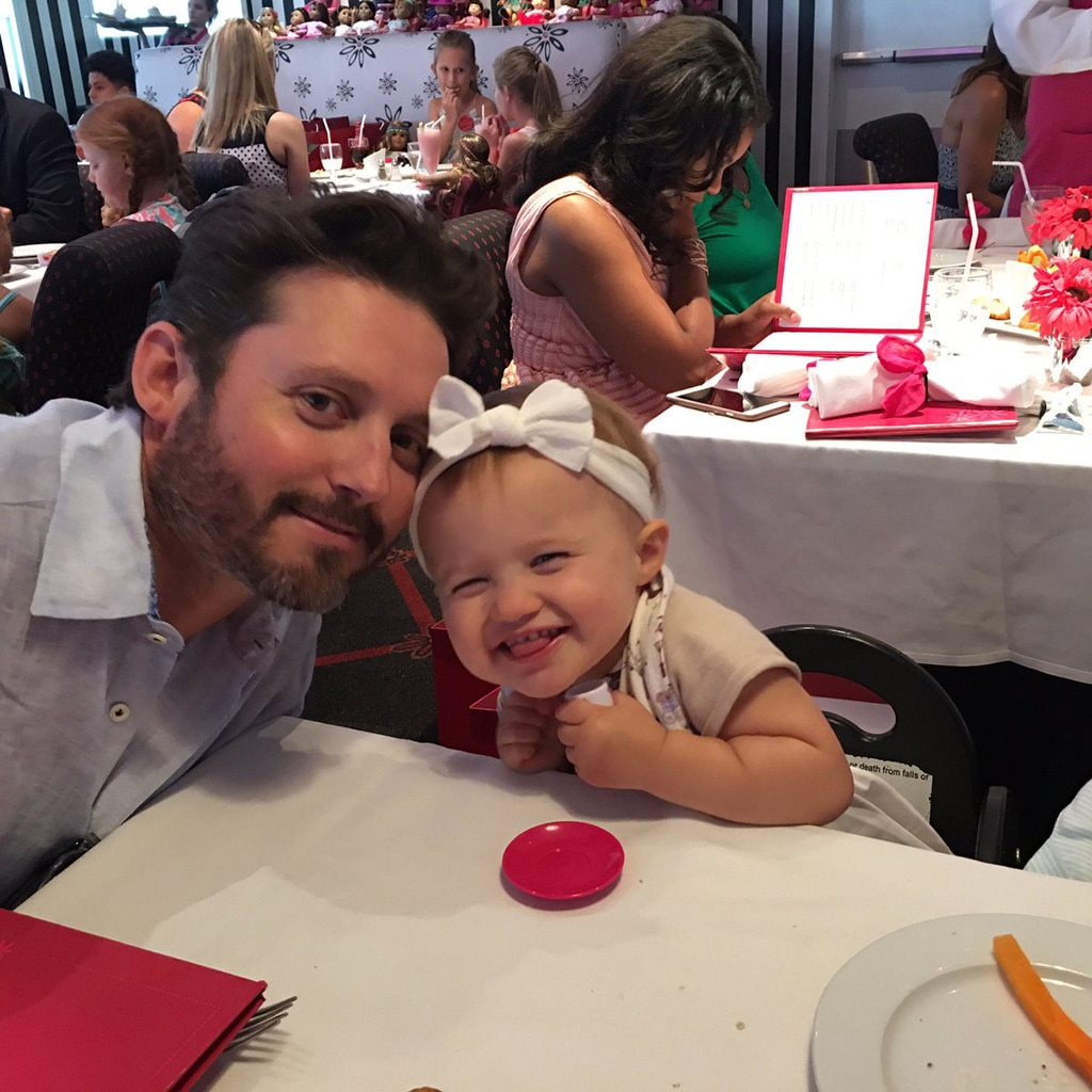 Lunch Date From Kelly Clarkson Shares The Cutest Photos Of Daughter River Rose E News 5780