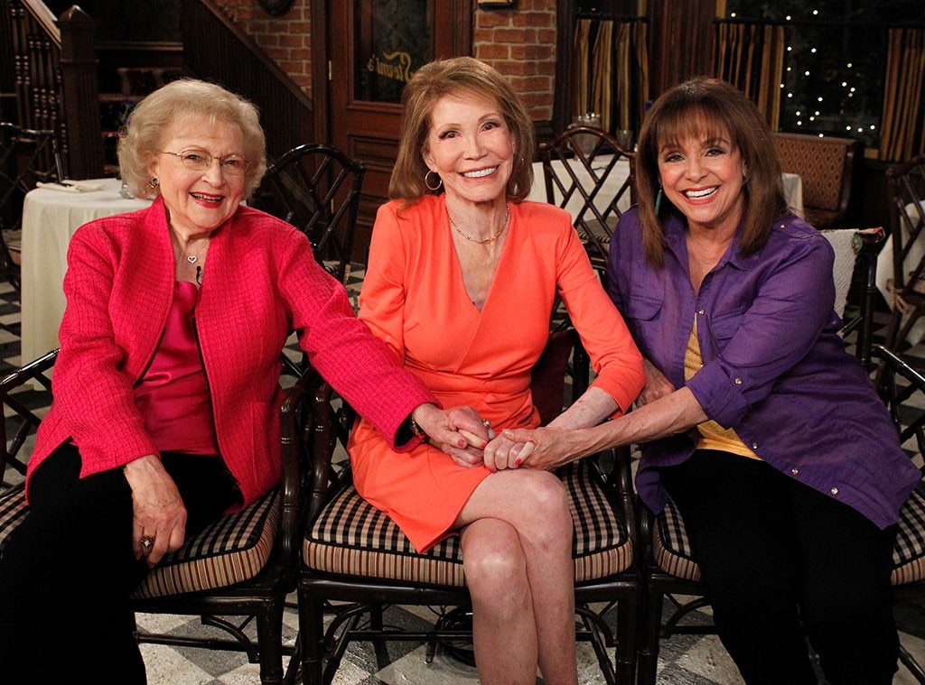 Betty White, Mary Tyler Moore, Valerie Harper, Hot in Cleveland Betty White, Mary Tyler Moore, Valerie Harper, Hot in Cleveland