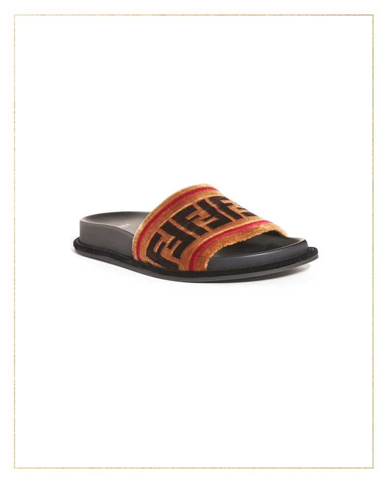 ESC: Gift Guide, Kardashian