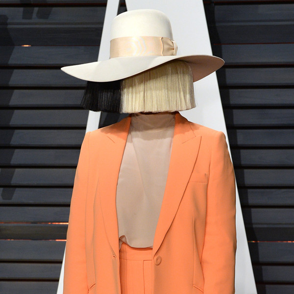 Sia Posts Nude Photo Of Herself To Stop Someone From Selling Naked 9444