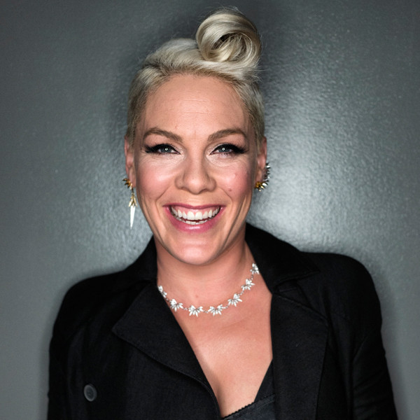 Pink, Fall Out Boy and Nick Jonas Read Mean Tweets on Jimmy Kimmel Live!