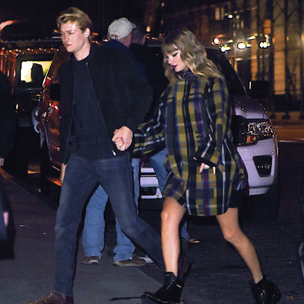 Taylor Swift and Joe Alwyn Kiss and Dance at Jingle Ball and We Can't Get Over It