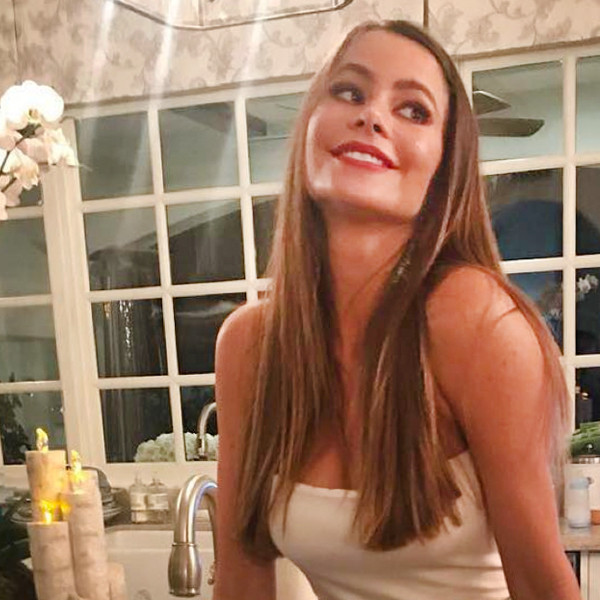 Sofia Vergara's Gift Ideas Include a Fried Chicken Phone Case