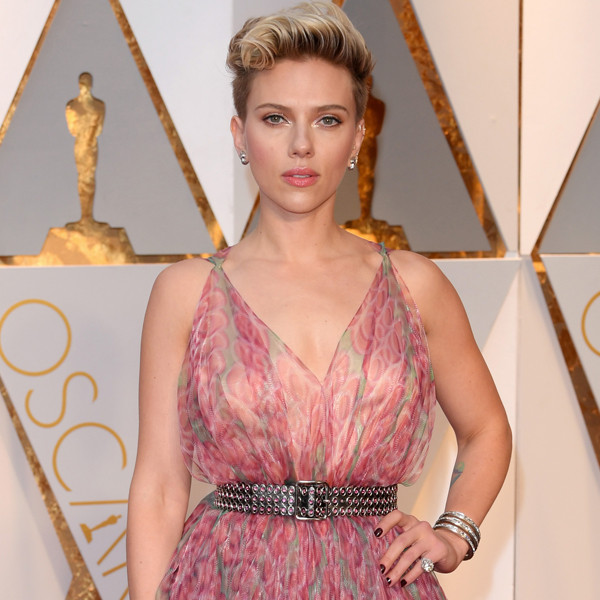 rs_600x600-170226163059-600-academy-awards-oscars-2017-arrivals-scarlett-johansson.jpg?downsize=700:*&crop=700:700;left,top