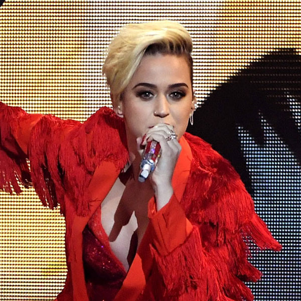 Katy Perry Opens 2017 iHeartRadio Music Awards With a Bunch of Kids ...
Katy Perry