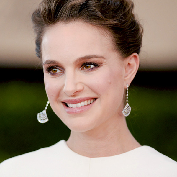 Makeup News, Pictures, and Videos | E! News
Natalie Portman