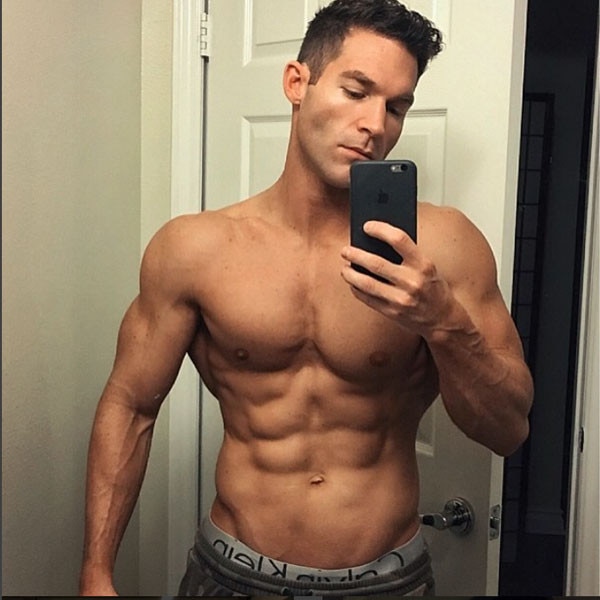 Shirtless Selfie From Kyle Billy S Insane Gym Pics E News