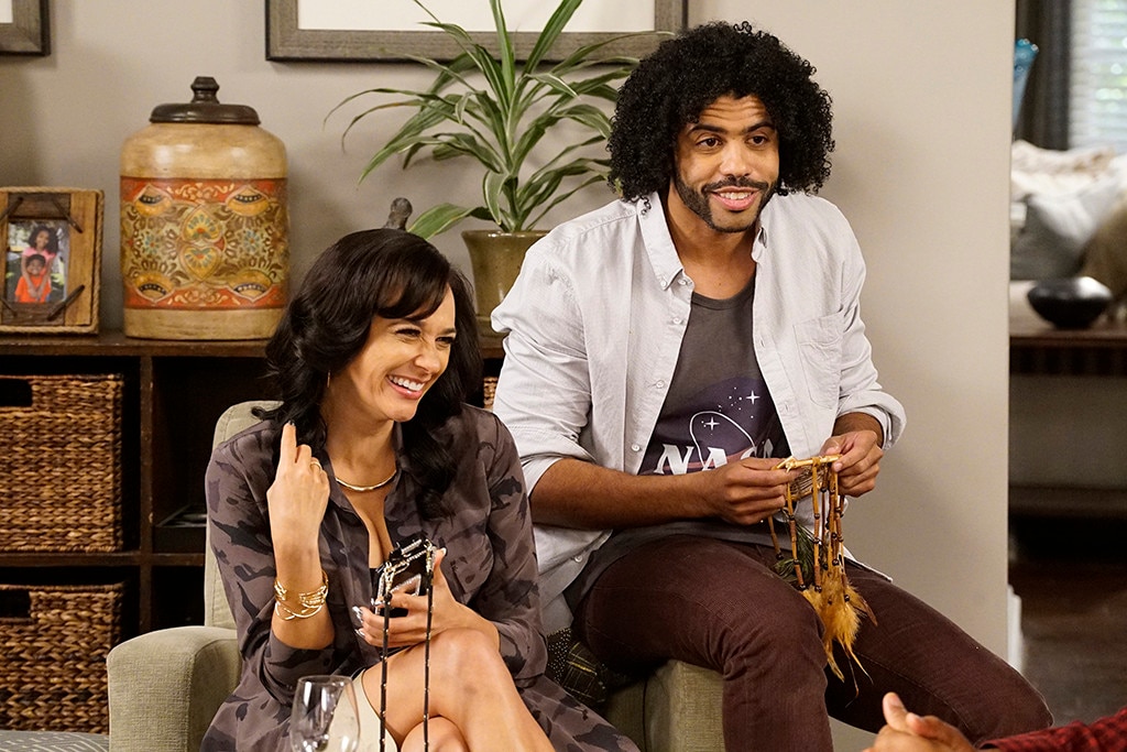 rs_1024x683-170419133236-1024x683.blackish-rashida-jones-daveed-diggs-lp.41917.jpg