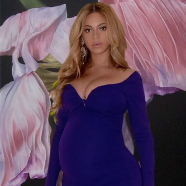 Beyoncé Shows Baby Bump in New Gorgeous Maternity Photo Shoot