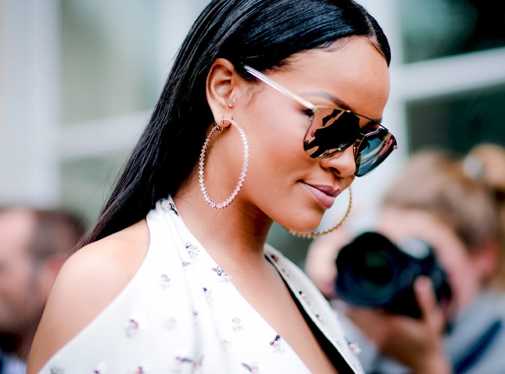 ESC: Rihanna, Essentials