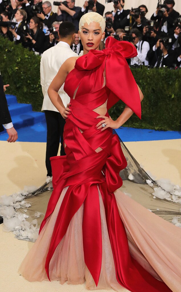Resultado de imagem para rita ora met gala 2017