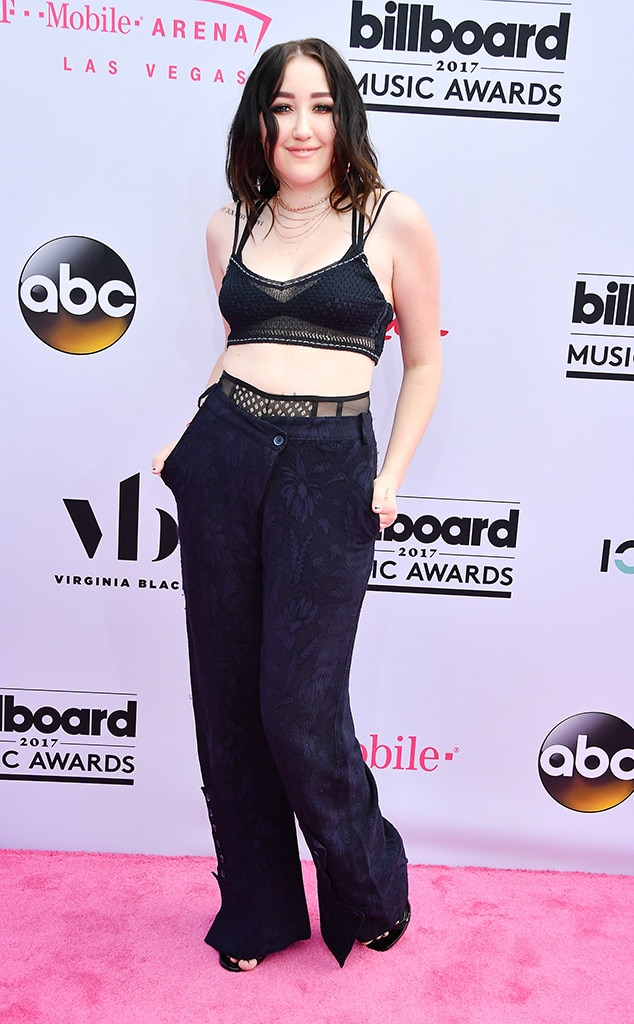Noah Cyrus, 2017 Billboard Music Awards, Arrivals