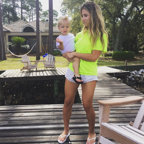 Jessie James Decker Is Pregnant See The Cutest Pics Of