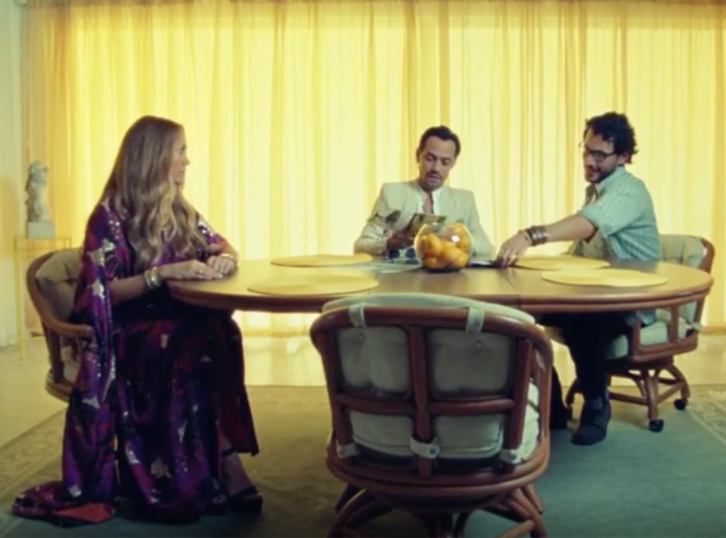 Watch Jennifer Lopez's New Music Video For 'Ni Tu Ni Yo' Watch Jennifer Lopez's New Music Video For 'Ni Tu Ni Yo'