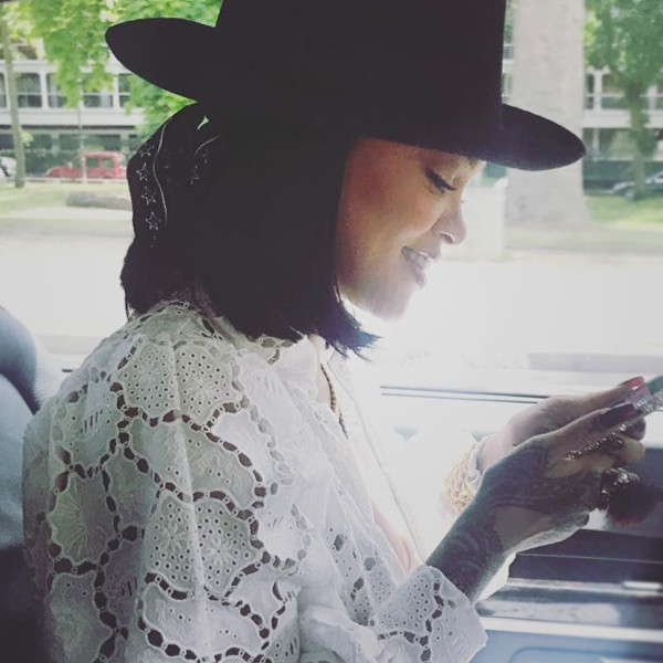 How to Get Rihanna's Bob Without Cutting Your Hair