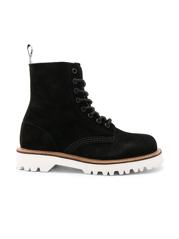 ESC: Fall Boots
