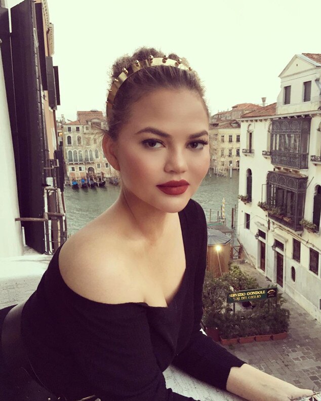 ESC: Chrissy Teigen Vacation Style