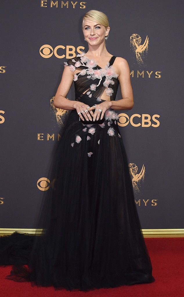 Julianne Hough, 2017 Emmy Awards, Arrivals