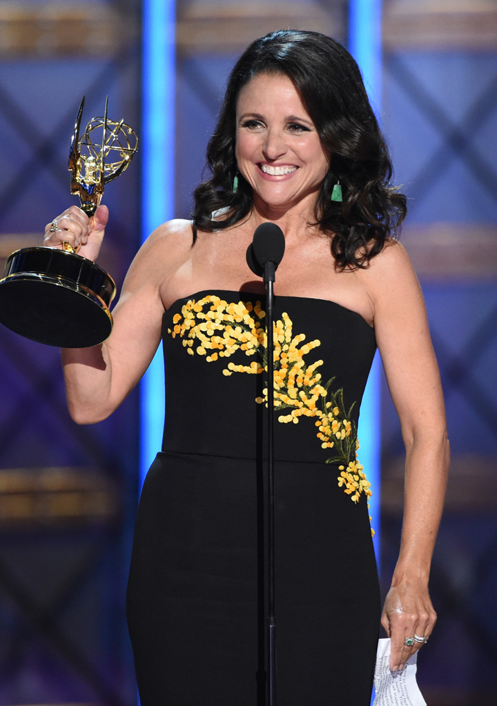 Julia Louis Dreyfus Makes History With Her Sixth Consecutive Emmy Win For Outstanding Actress In 2200