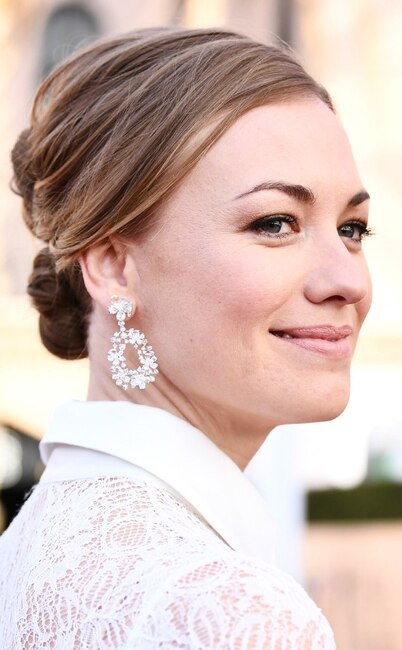 ESC: Yvonne Strahovski, SAG Accessories