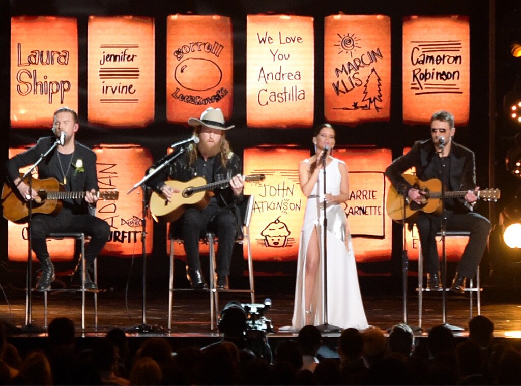 Grammys pay tribute to victims of Las Vegas shooting