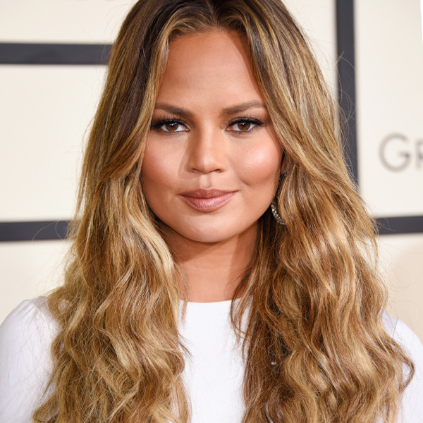 How Chrissy Teigen's Hairstylist Sets the Temperature on his Flat Iron