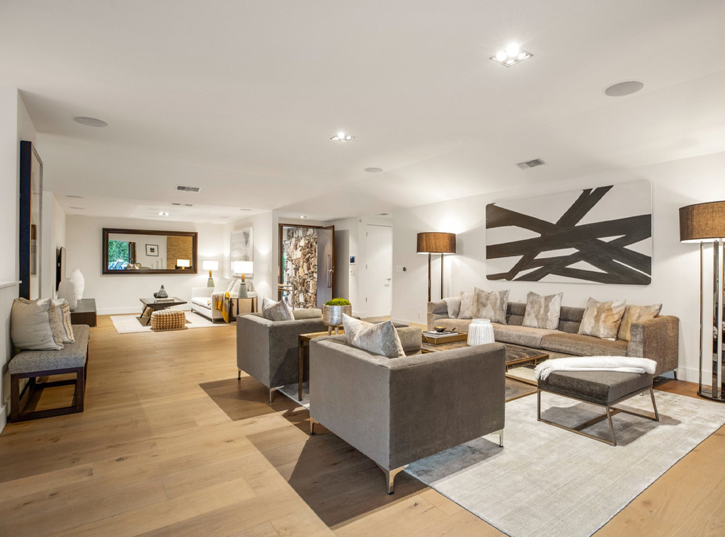 Chrishell Stause, Home, Real Estate