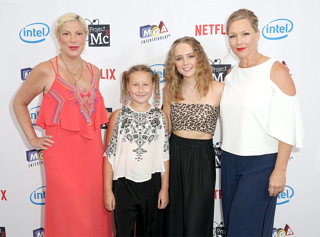Tori Spelling, Stella McDermott, Lola Facinelli, Jennie Garth