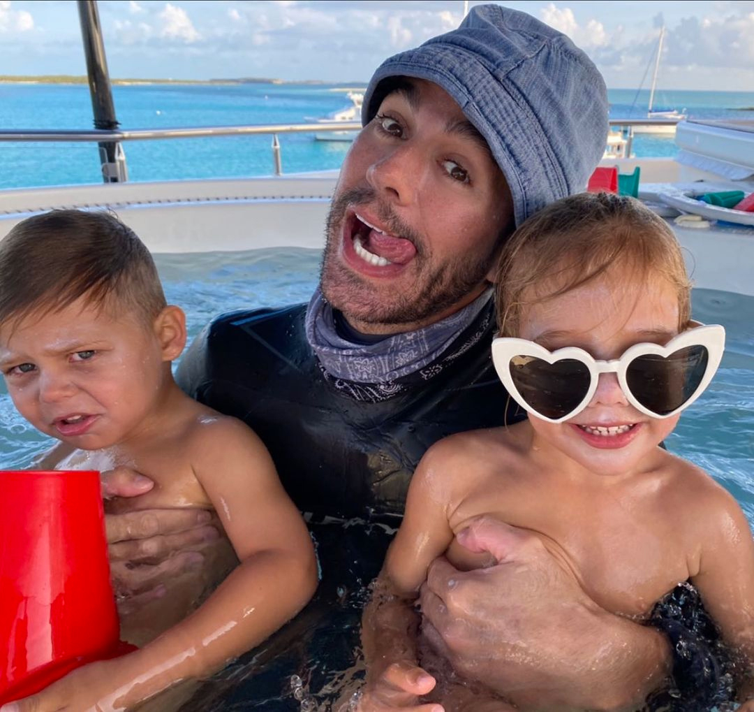 Enrique Iglesias, Twins, Fourth of July 2021, Instagram