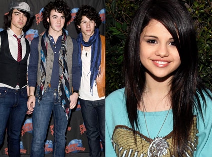 Jonas Brothers, Selena Gomez