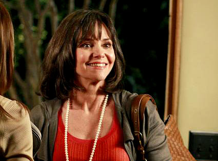 Sally Field, Brothers and Sisters