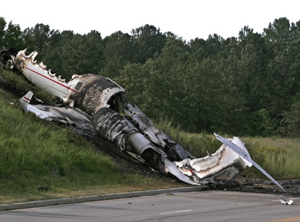 DJ AM, Travis Barker plane crash