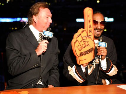 Talk to the Hand from Snoop Dogg's Father Hood: He Got Game E! News