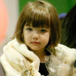 Suri Cruise Parties Like a 3-Year-Old | E! News